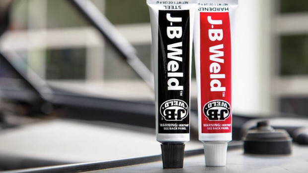 Das Unternehmen produziert Klebstoffe für Handwerk und Industrie.&nbsp;