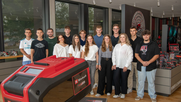 14 junge Menschen starten nun ihre Karriere bei Einhell. 14 junge Menschen starten nun ihre Karriere bei Einhell.