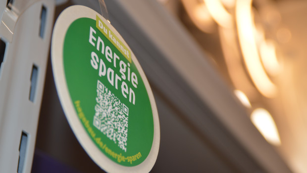 Die Baumarktbranche reagiert und weist auf Energiesparartikel im Sortiment hin. Die Baumarktbranche reagiert und weist auf Energiesparartikel im Sortiment hin.