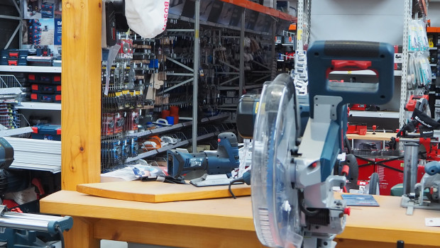 Wird wieder mehr in die heimische Werkstatt investiert? Die Ergebnisse des HDE geben Hoffnung. Wird wieder mehr in die heimische Werkstatt investiert? Die Ergebnisse des HDE geben Hoffnung.