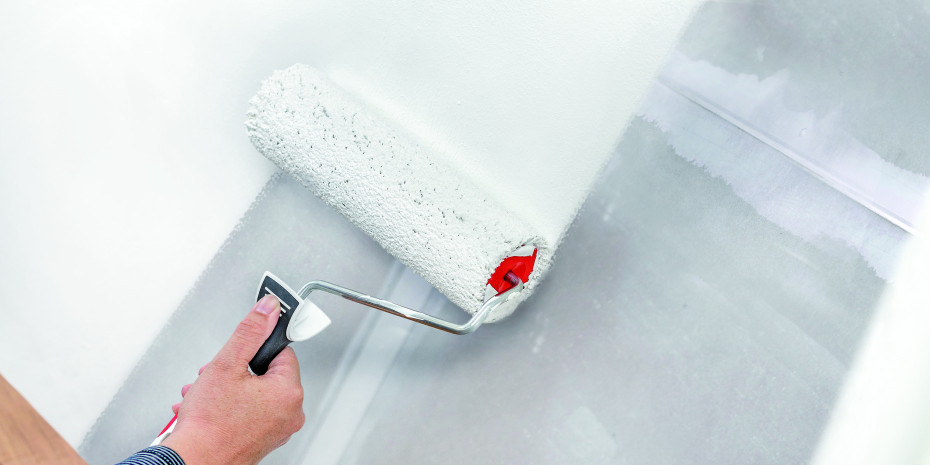 Mit der Farbwalze Wall Star lässt sich ein streifenfreies Finish auf der glatten Wand erreichen. Mit der Farbwalze Wall Star lässt sich ein streifenfreies Finish auf der glatten Wand erreichen.