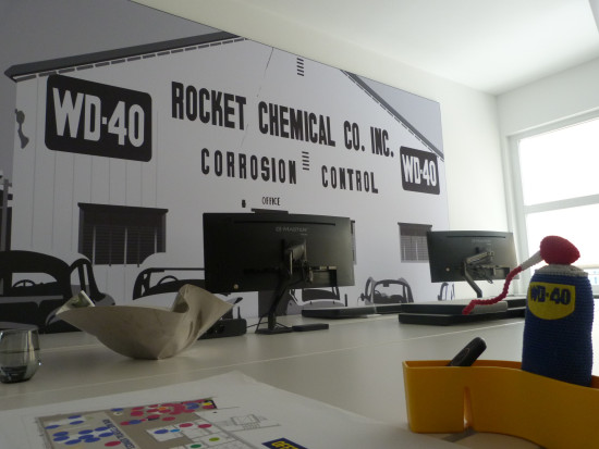 Das Produkt fand anfangs als Korrosionsschutz in der Luft- und Raumfahrt Anwendung.