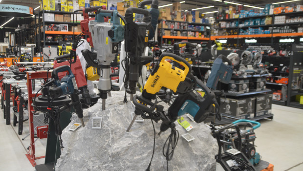 Ob Bohrmaschine oder Kettensäge – zahlreiche Heimwerkerinnen und Heimwerker haben Respekt vor Elektrowerkzeugen.&nbsp;