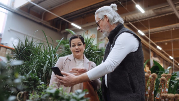 Die Verkäufer im Einzelhandel wünschen sich mehr Unterstützung durch moderne Handelstechnologien. Die Verkäufer im Einzelhandel wünschen sich mehr Unterstützung durch moderne Handelstechnologien.