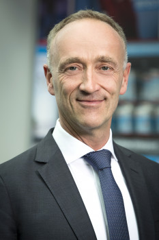 Andreas Walkembach Leiter der neuen Geschäftsregion Deutschland der Tesa SE. Andreas Walkembach Leiter der neuen Geschäftsregion Deutschland der Tesa SE.