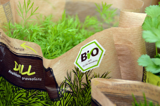 Etwas mehr als die Hälfte der Verbraucher ist bereit, für Bio-Produkte im Garten mehr  zu bezahlen.