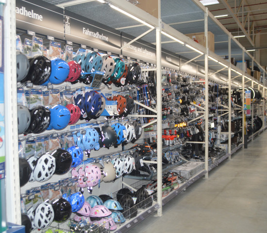 Fahrrad-Zubehör ist fester Bestandteil des Sortiments.