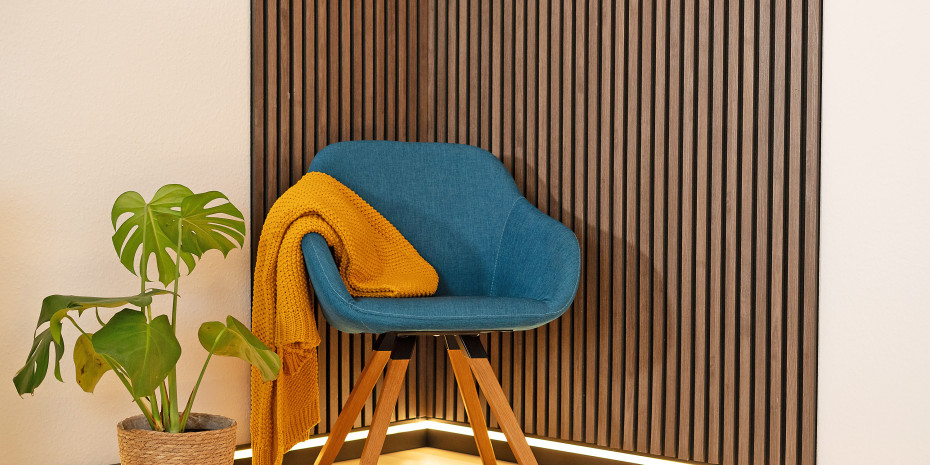 Besonders leicht, einfach zu verarbeiten und vollständig recycelbar – bei seinen neuen Akustikpaneelen nutzt Selit die Vorteile von Rezyklat. Besonders leicht, einfach zu verarbeiten und vollständig recycelbar – bei seinen neuen Akustikpaneelen nutzt Selit die Vorteile von Rezyklat.