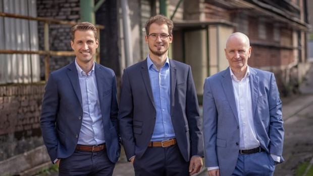 Das Führungsteam der Caramba GmbH besteht aus (v.l.) Philipp Knorr (Leiter Sales & Marketing), Simon Thomaßen (Leiter Finance, Controlling & IT) und Reiner Eckhardt (Geschäftsführender Gesellschafter).&nbsp;