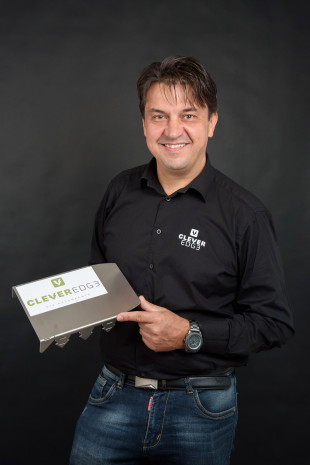 Clever Edge, Hubert Jonser