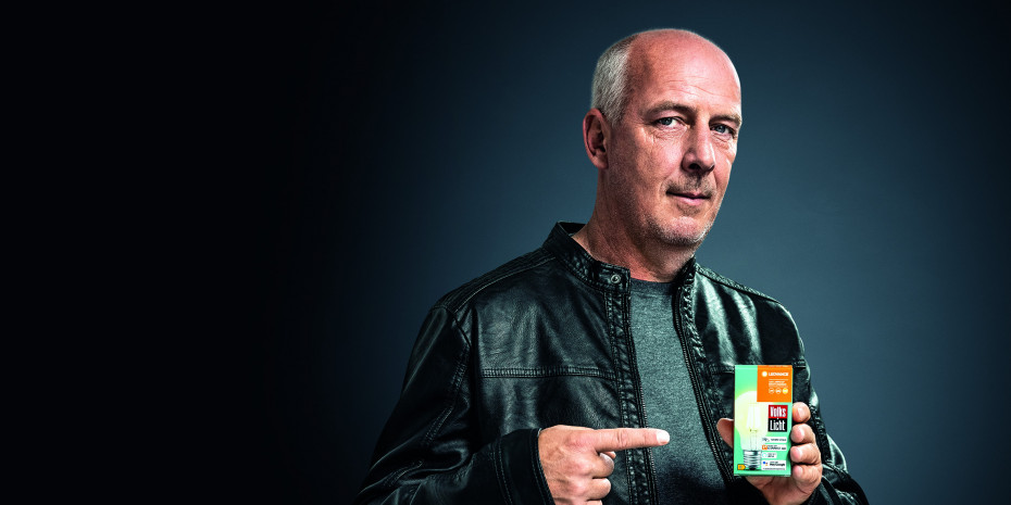 Der ehemalige Profifußballer wirbt über verschiedene Kanäle für das Volksprodukt. &nbsp;&nbsp;