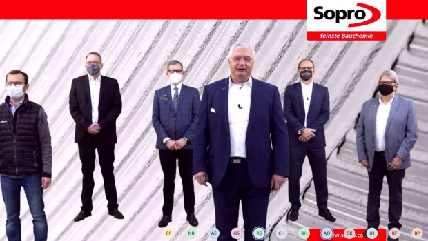 Die Veranstaltung wurde vor einem Greenscreen präsentiert.&nbsp;