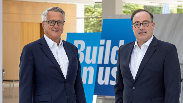 Bis Ende 2024 übergibt Christoph Dorn (links) die Verantwortung für die Knauf-Gruppe Zentral- und Nordeuropa an Jan Ellringmann.&nbsp;