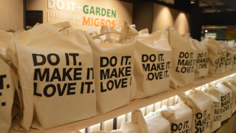 Jumbo übernimmt Azubis von Do it + Garden