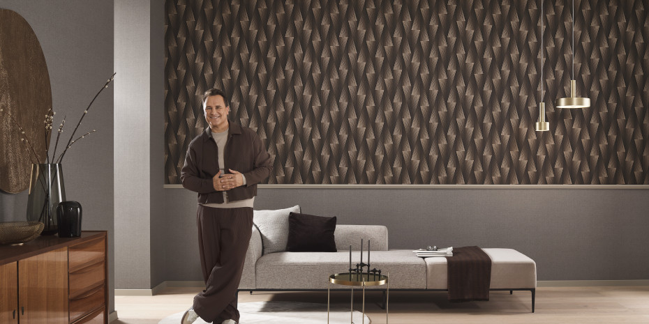 Brauntöne treffen auf Metallisches – das soll einen eleganten Look erzeugen.