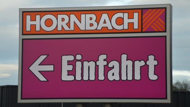 Der Baumarkt-Umsatz von Hornbach ist in den ersten sechs Monaten des Geschäftsjahrs 2023/2024 um lediglich 0,3 Prozent unter dem entsprechenden Vorjahreswert geblieben. Der Baumarkt-Umsatz von Hornbach ist in den ersten sechs Monaten des Geschäftsjahrs 2023/2024 um lediglich 0,3 Prozent unter dem entsprechenden Vorjahreswert geblieben.
