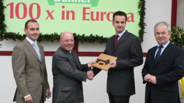 Dehner ist jetzt dreistellig