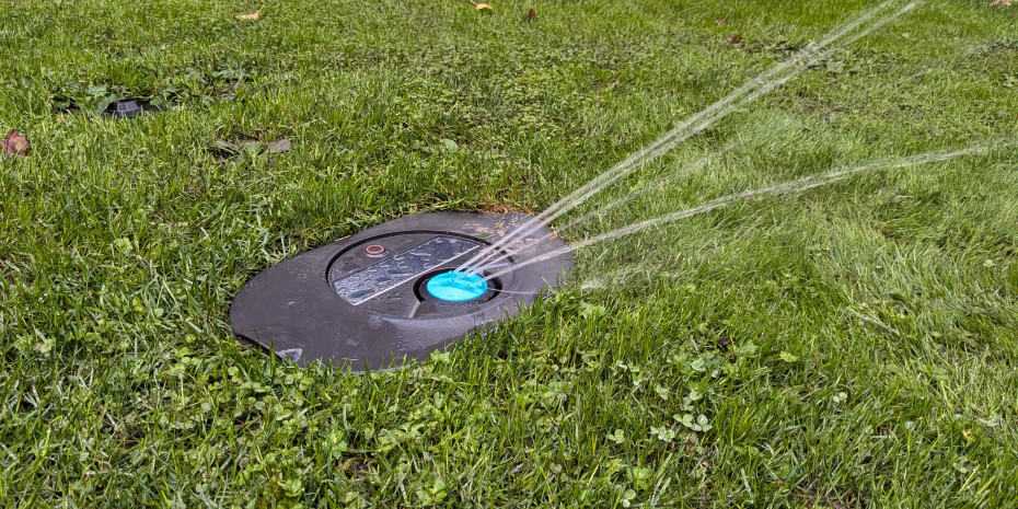 Der „AquaPrecise“-Sprinkler kann auch im Boden versenkt werden.&nbsp;