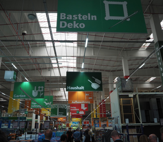 Bei Globus Baumarkt war das neue Kundenleitsystem zu sehen.