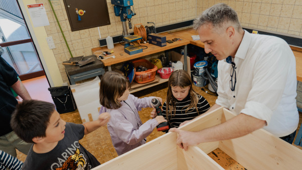 Johannes Harter, Sprecher der Unternehmensleitung Bauhaus Deutschland und Initiator der Corporate Challenge Europe, bei der Übergabe in Mannheim.