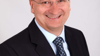 Michael Hürter gibt das Vorstandsmandat der Baumax AG zurück Michael Hürter gibt das Vorstandsmandat der Baumax AG zurück