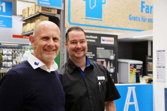 Jumbo-Chef Andreas  Siegmann (l.) und Marktleiter André Messerli.
