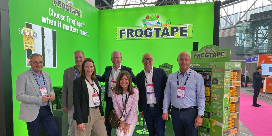 Mit einem großen Team präsentierte sich Frogtape auf dem internationalen Kongress. Die Ansprechpartner tauschten sich mit den Besucherinnen und Besuchern der Veranstaltung über ihre Marke, die Branche und über die Zusammenarbeit mit dem Handel aus. Mit einem großen Team präsentierte sich Frogtape auf dem internationalen Kongress. Die Ansprechpartner tauschten sich mit den Besucherinnen und Besuchern der Veranstaltung über ihre Marke, die Branche und über die Zusammenarbeit mit dem Handel aus.