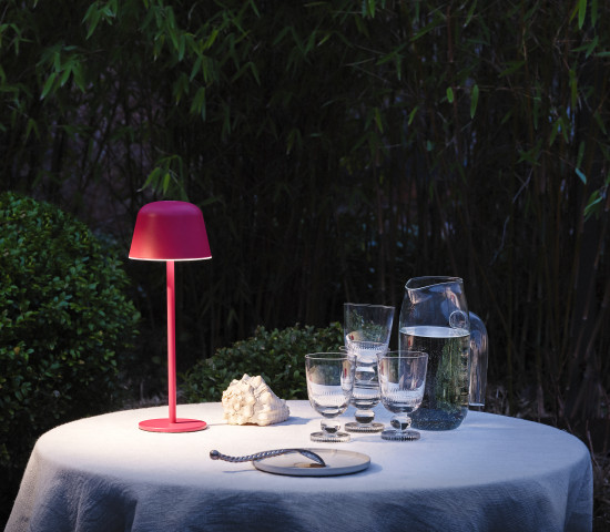 Mit mobilen Tischleuchten lässt sich eine besondere Atmosphäre schaffen. Auch dieses Trendprodukt gehört zum Sortiment. &nbsp;&nbsp;