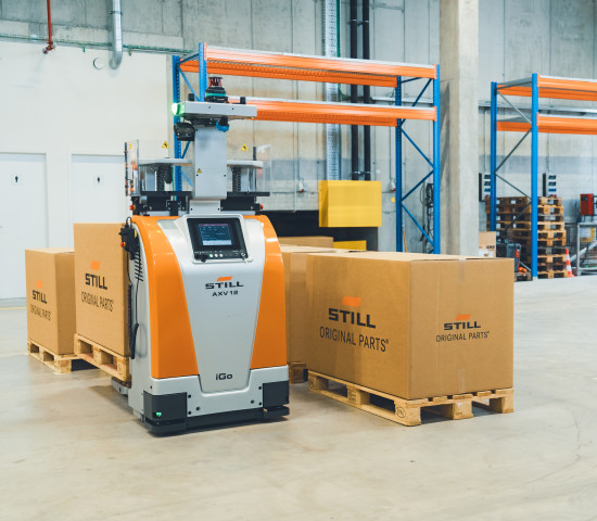 Der neue, sehr kompakte AXV iGo wurde speziell für einfache Anwendungen gebaut und soll so die Einstiegshürde in die Automatisierung senken.