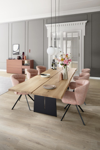 Die Falsche-Fuffziger-Designfarbe „Zeitloses Vulkangrau“. Die Falsche-Fuffziger-Designfarbe „Zeitloses Vulkangrau“.