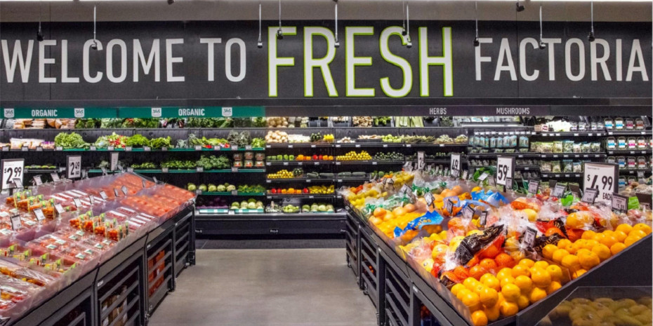 In Bellevue&nbsp;hat Amazon&nbsp;mit seiner Just-Walk-Out-Technologie erstmals die 2.000 m²-Marke überschritten. An der Decke erkennbar: unzählige Kameras.