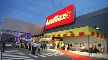 Baumax: 2011 tiefrot