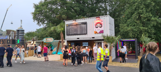 Die Reise durch die Markenwelt startete am sogenannten Airport of Colours. Die Reise durch die Markenwelt startete am sogenannten Airport of Colours.