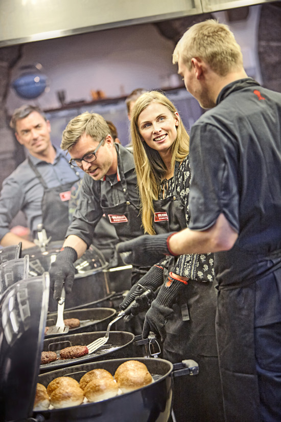 Life-Experience in der Gemeinschaft, neudeutsch „Community“, ist ein weiterer Schlüssel zum Erfolg von Weber.