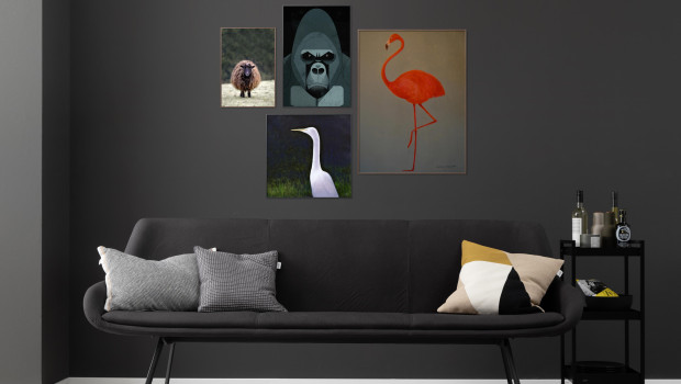 Tierisches Arrangement: Das Team der Schöner-Wohnen-Kollektion berät zur richtigen Zusammenstellung der Bilder.&nbsp;