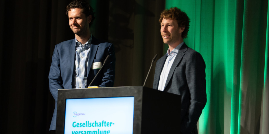 Simon Willms (l.) und Beat Baumgärtner warben bei der Gesellschafterversammlung im Juni für das Junge Forum.&nbsp;