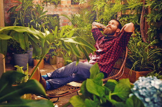 Die Automatisierung von Aufgaben im Garten spart Zeit – Zeit, die zum Entspannen und zum Genießen der Natur genutzt werden kann.&nbsp;