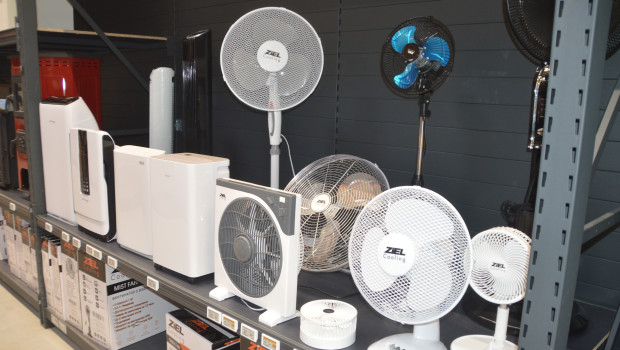 Rund die Hälfte der Befragten nutzt Ventilatoren gegen die Sommerhitze.