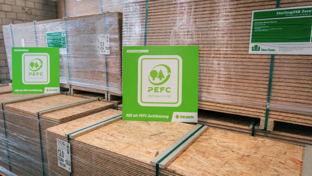 Bauholz aus nachhaltiger Produktion gibt es jetzt in sieben Team-Baucentern.