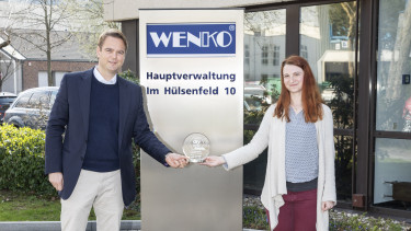 diy-Produkt 2020/2021: Wenko-Geschäftsführer nimmt Auszeichnung entgegen