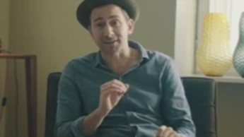 Obi grantelt und wirbt in München mit Harry G