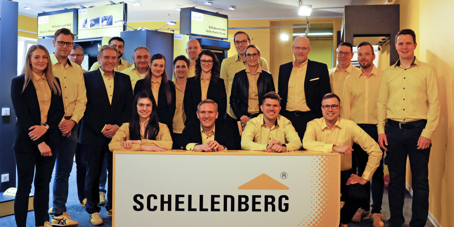 Schellenberg GmbH, Sascha Schellenberg, Geschäftsführer  (am Schild, 2. v. l.)