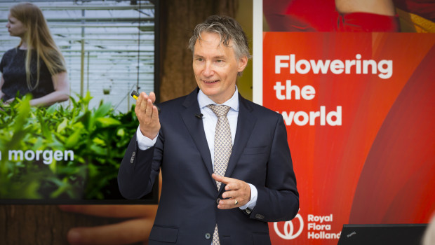 "Die Menschen genießen weiterhin schöne Blumen und stylische Pflanzen in ihren Wohnungen, Gärten und auf ihren Balkonen. Deswegen können Gärtner und ihre Kunden im Allgemeinen auf ein großartiges Jahr zurückblicken", sagt Lucas Vos, CEO von Royal Flora-Holland.