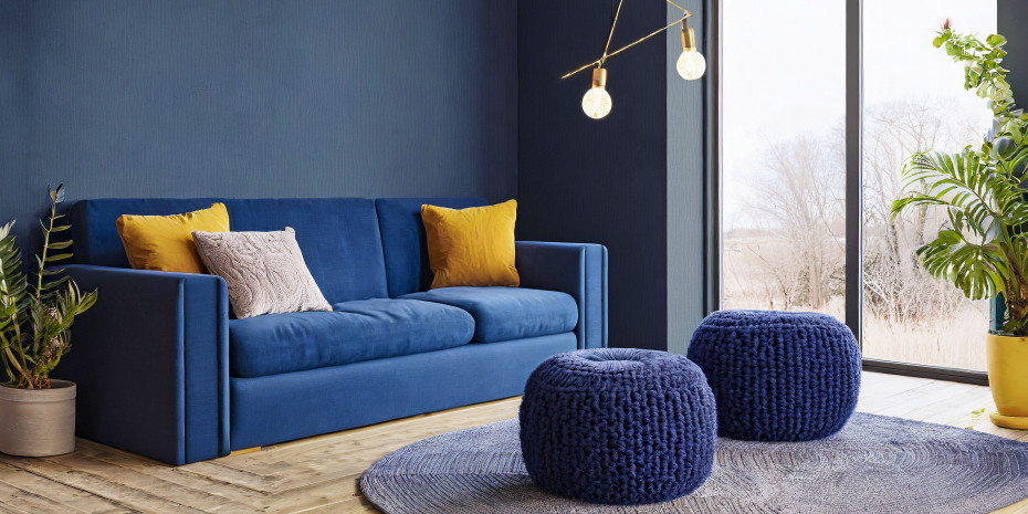 Wer Blau sagt, meint auch Ruhe: Der „Blue Mind“-Effekt drückt auch an der &nbsp;Wand Ausgeglichenheit aus.