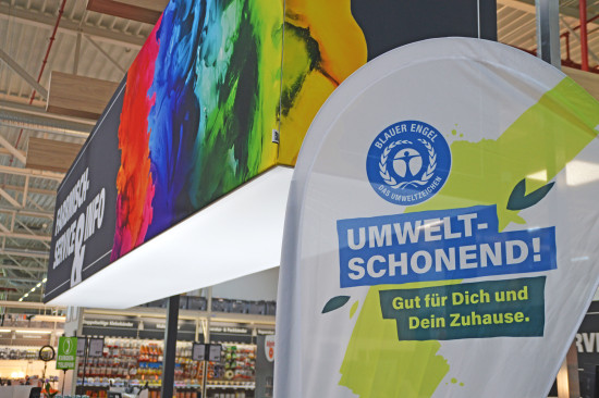 Es dürfen nur noch Nachhaltigkeitssiegel von offiziellen Prüfstellen verwendet werden, wie etwa der Blaue Engel.