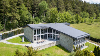 Fischer und Begamo unterstützen nachhaltige Unternehmensentwicklung