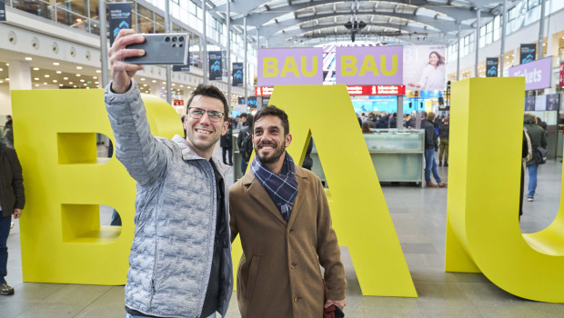 Das dreidimensionale Messelogo der Bau war bei den Besuchern ein beliebtes Selfie-Motiv.