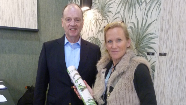 VDT-Geschäftsführer Karsten Brandt und PR-Beraterin Ulrike Reich würdigten im Rahmen der Messe die Preisträger. &nbsp;