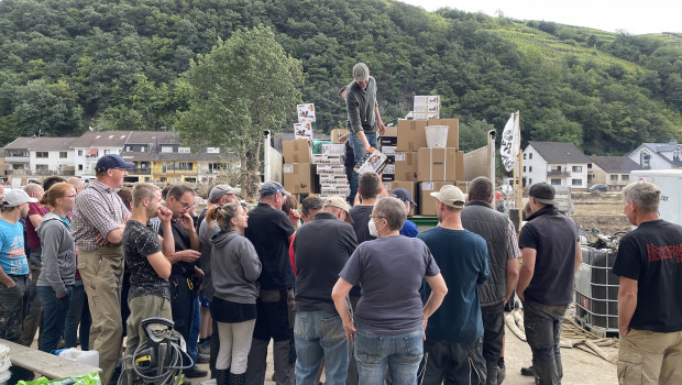 Hunderte Dernauer kamen vergangene Woche zur Ausgabe der Worx-Maschinen. Hunderte Dernauer kamen vergangene Woche zur Ausgabe der Worx-Maschinen.