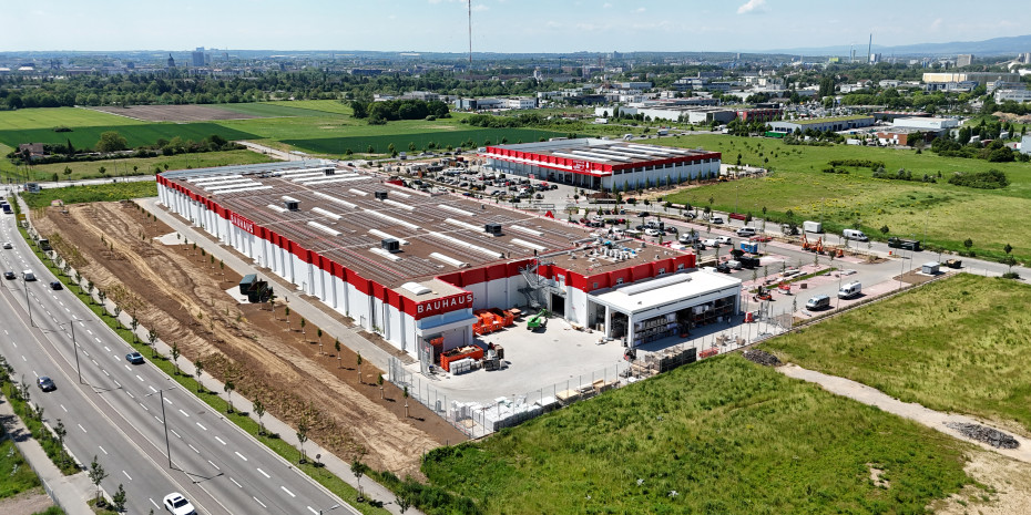 Ein Bauhaus, zwei Gebäude: Der neue Standort in Wiesbaden hat ein separates Drive-In.